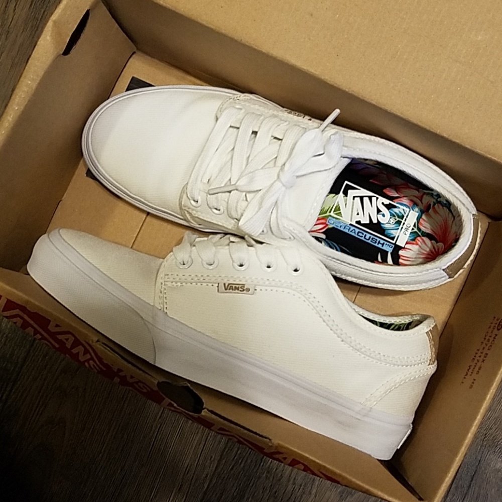 Van's Chukka Low Aloha White